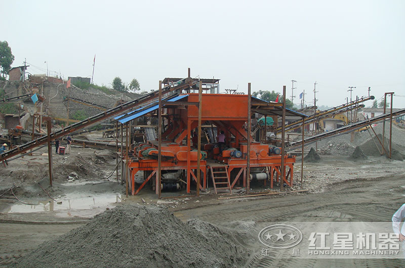 對輥破碎機加工煤矸石生產現場 對輥破碎機加工煤矸石生產現場