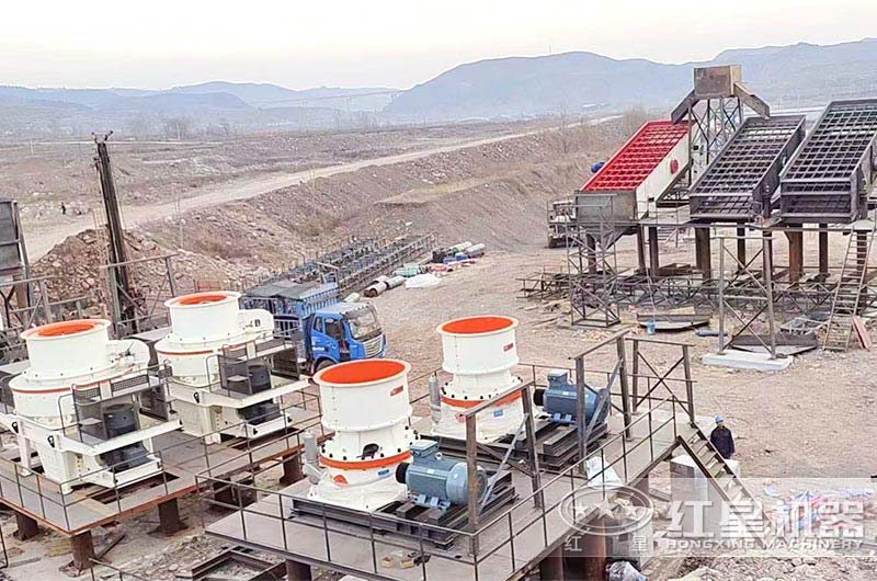 產量較大時建議選配多臺破碎設備組合作業(yè) 產量較大時建議選配多臺破碎設備組合作業(yè)