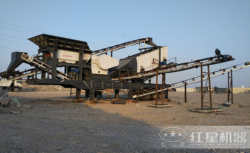 移動碎石機生產現(xiàn)場