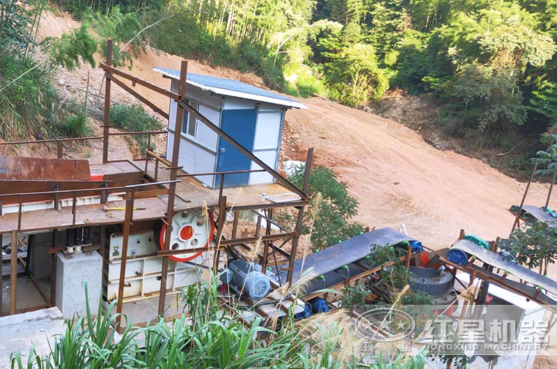 鵝卵石破碎現(xiàn)場(chǎng)，鄂破+圓錐破破碎出13石子